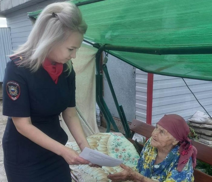 Полицейские из Варны помогли 93-летней бабушке с оформлением регистрации по месту пребывания