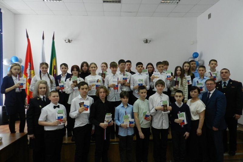 В Варненском районе 27 школьникам в торжественной обстановке вручили паспорта гражданина Российской Федерации